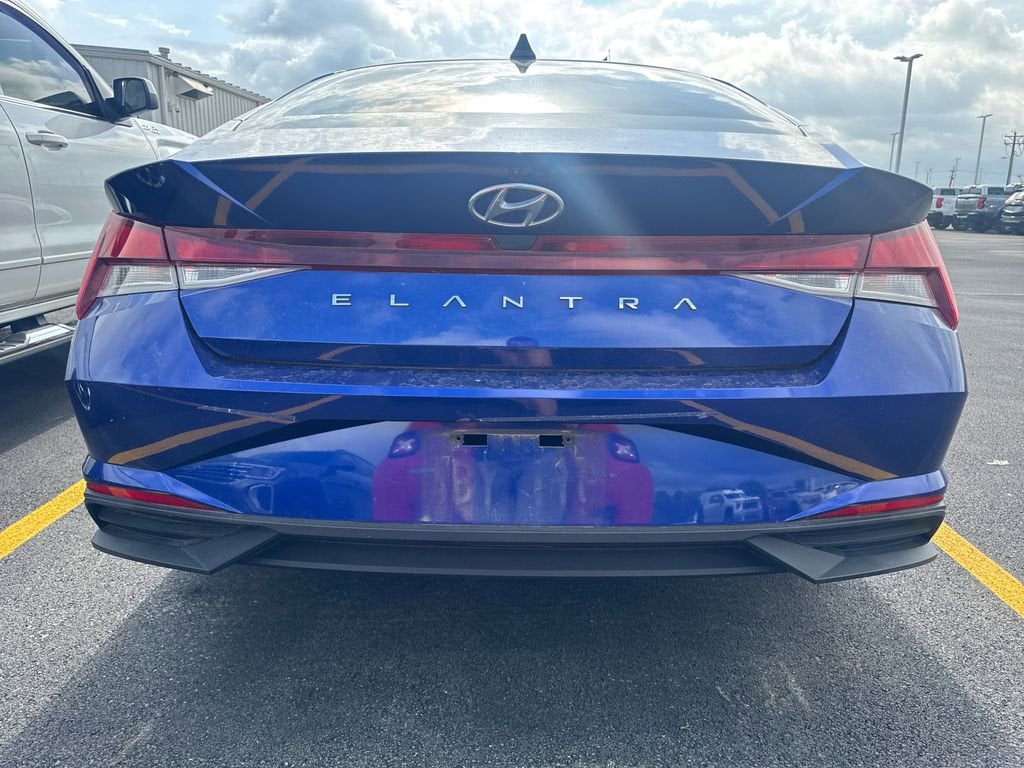 2022 Hyundai Elantra SE