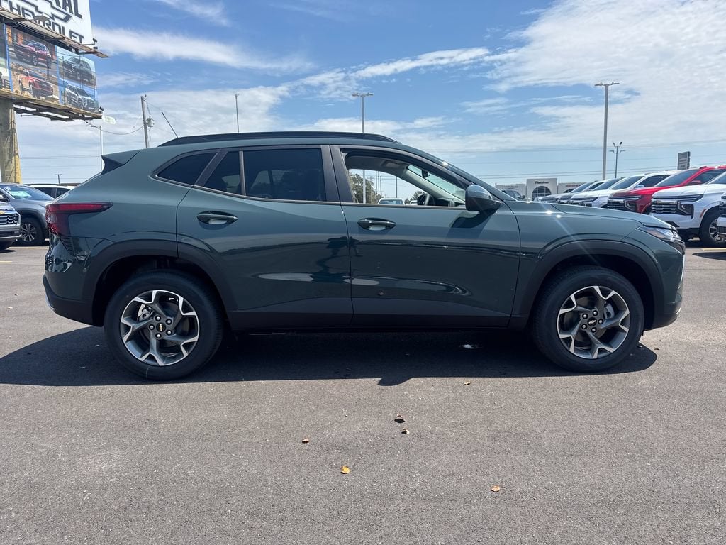 2026 Chevrolet Trax LT - Photo 8