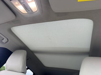 2023 Volvo XC40 Ultimate Bright Theme