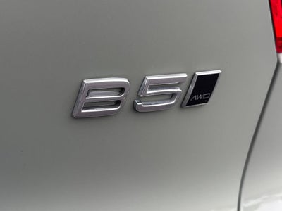 2023 Volvo XC40 Ultimate Bright Theme