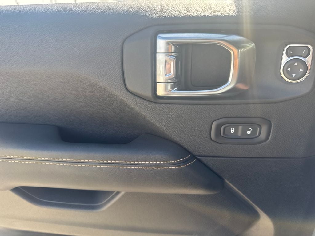 2025 Jeep Gladiator High Tide