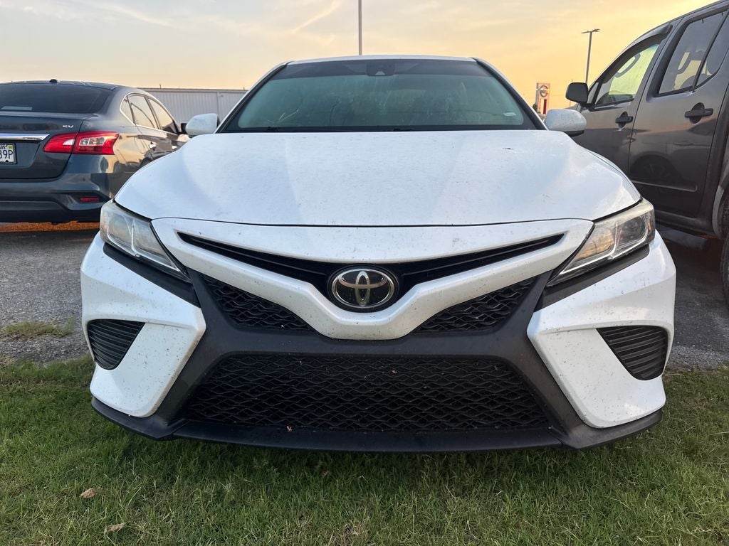 2020 Toyota Camry SE