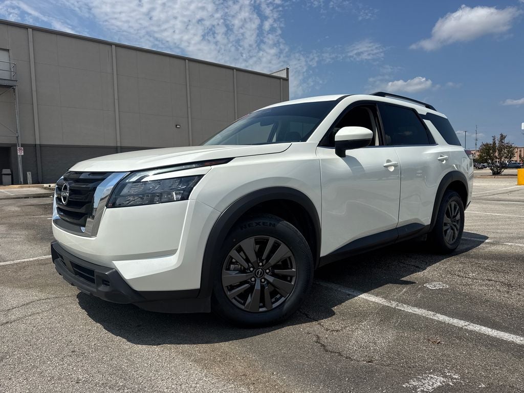 2023 Nissan Pathfinder SV