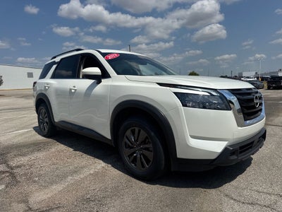 2023 Nissan Pathfinder SV