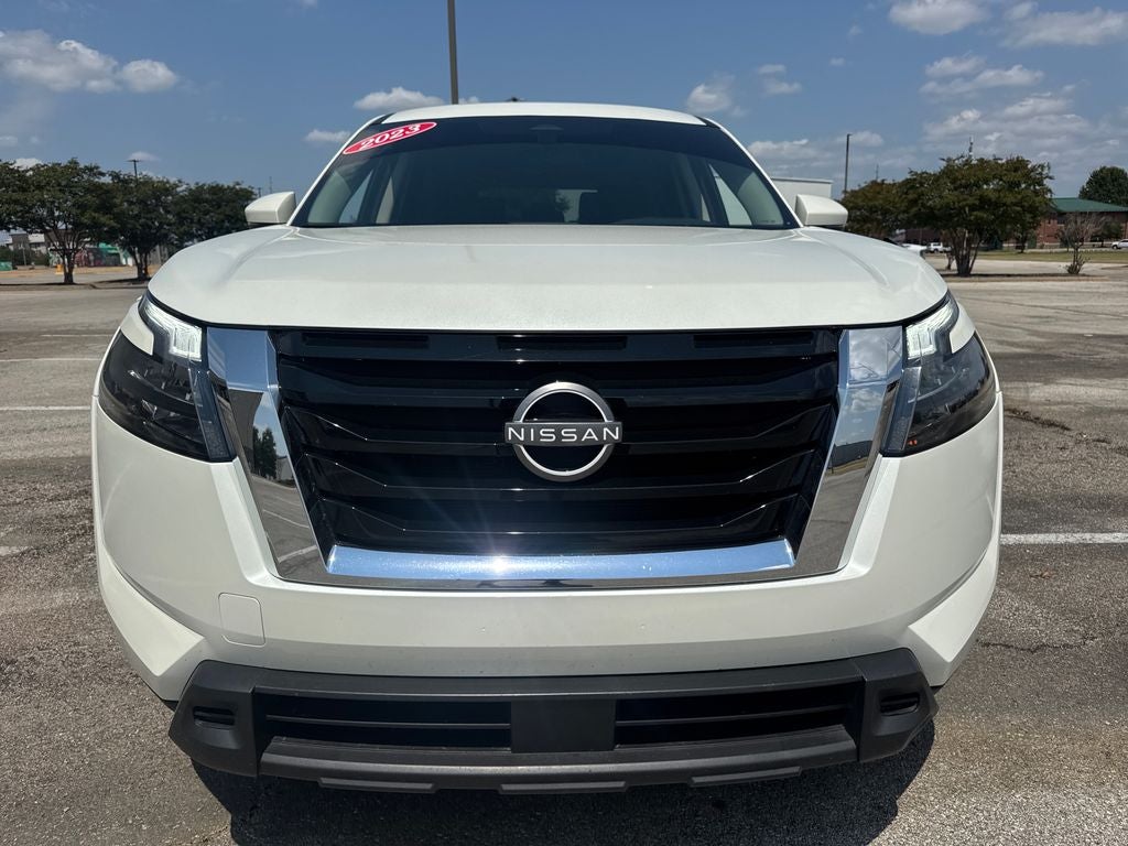 2023 Nissan Pathfinder SV