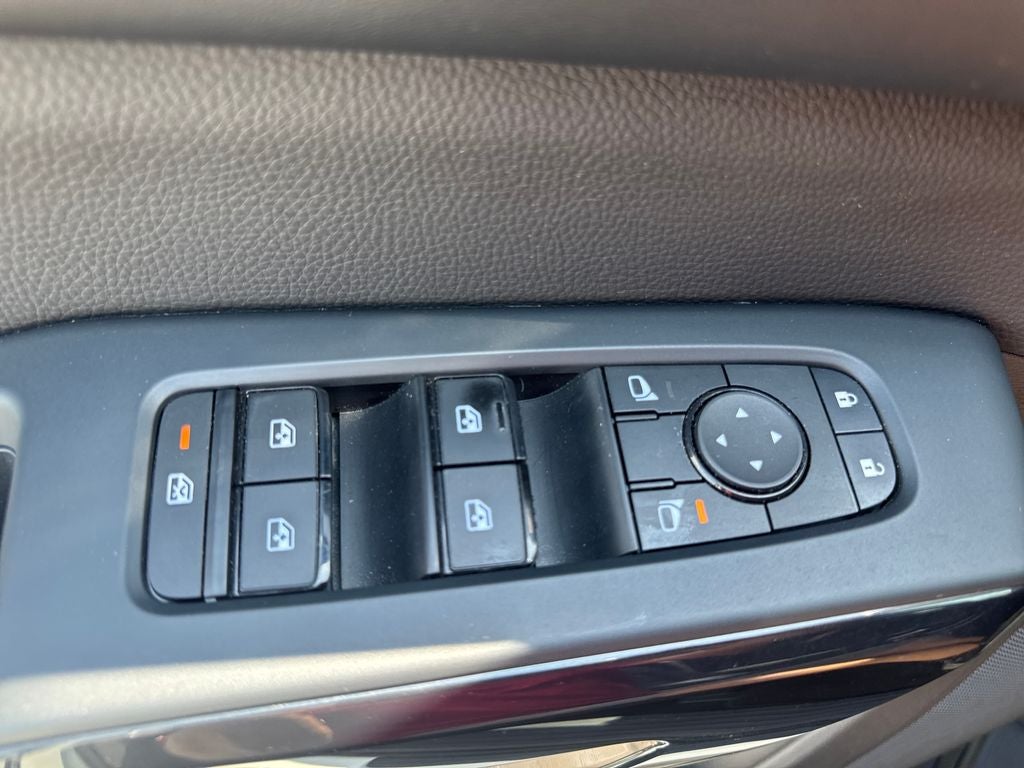 2023 Nissan Pathfinder SV
