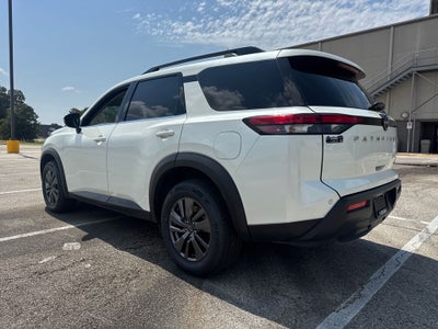 2023 Nissan Pathfinder SV