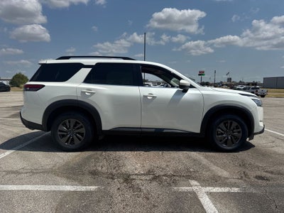 2023 Nissan Pathfinder SV