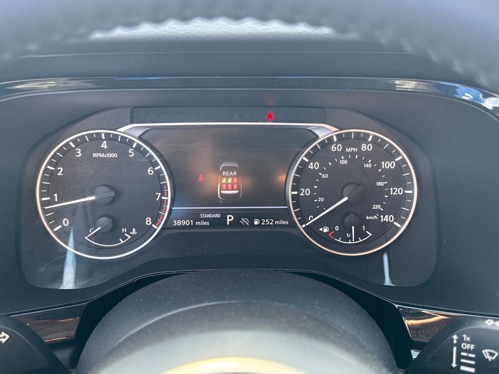 2024 Nissan Pathfinder SV