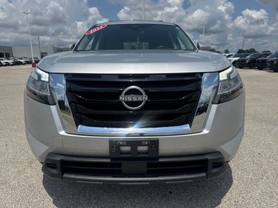 2022 Nissan Pathfinder SV