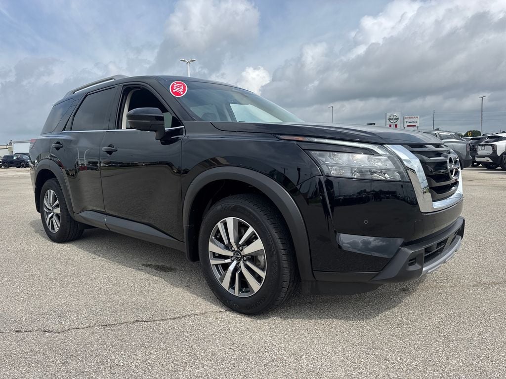 2025 Nissan Pathfinder SL