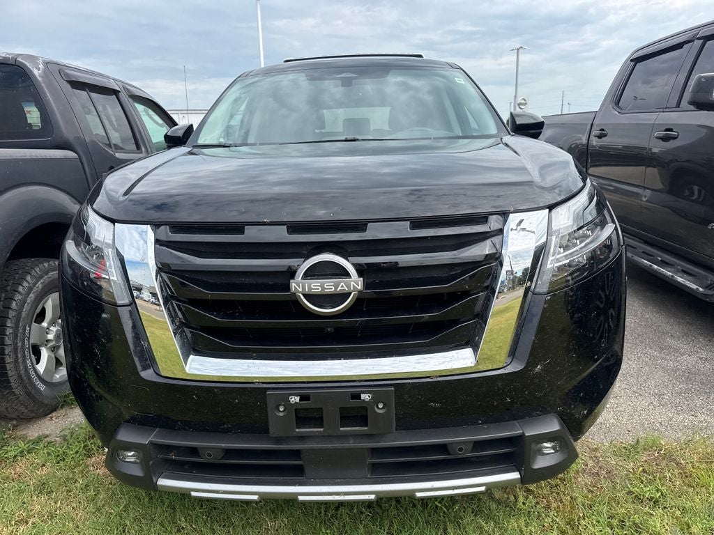 2022 Nissan Pathfinder SL