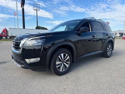 2025 Nissan Pathfinder SL
