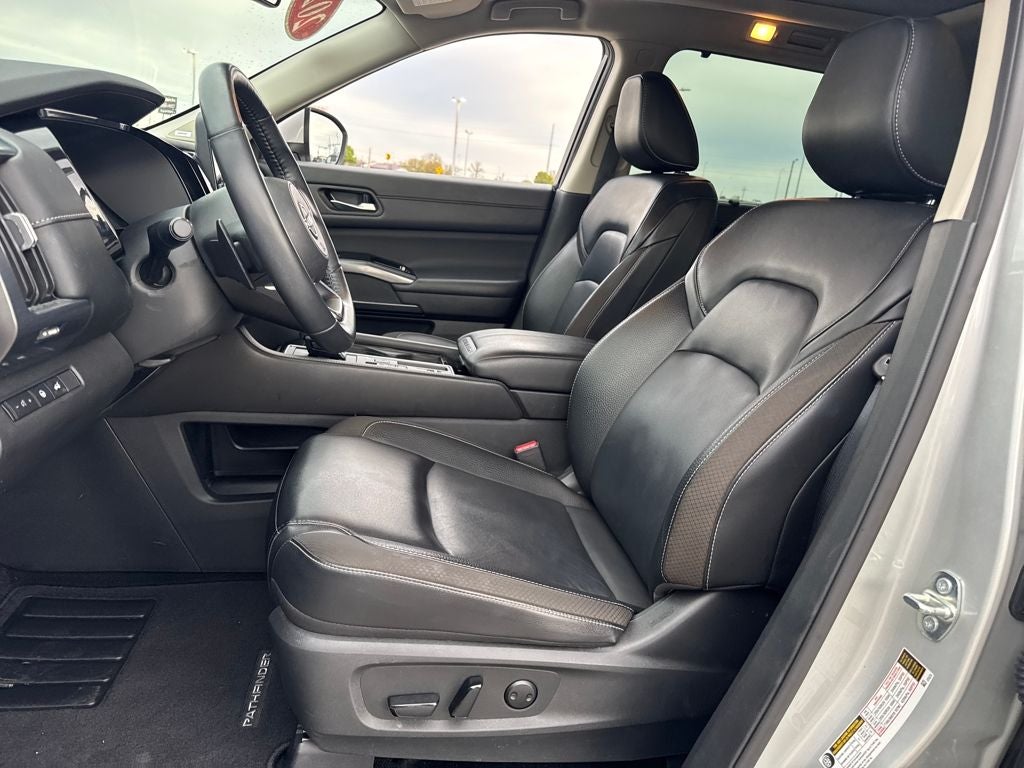 2024 Nissan Pathfinder SL