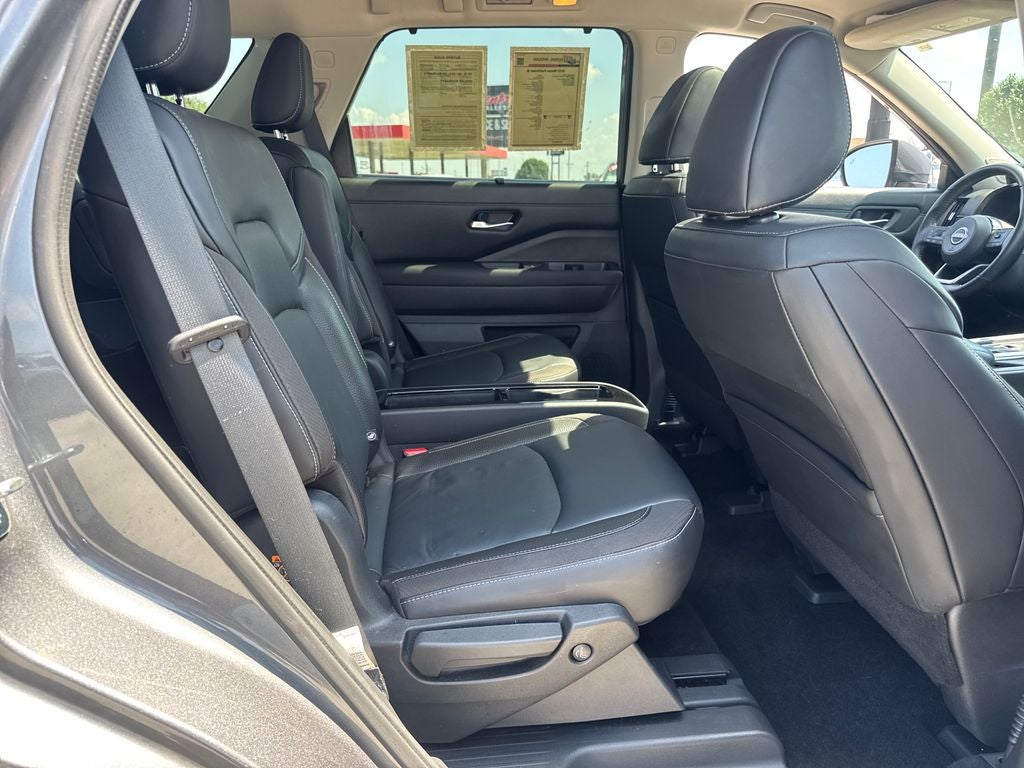 2022 Nissan Pathfinder SL