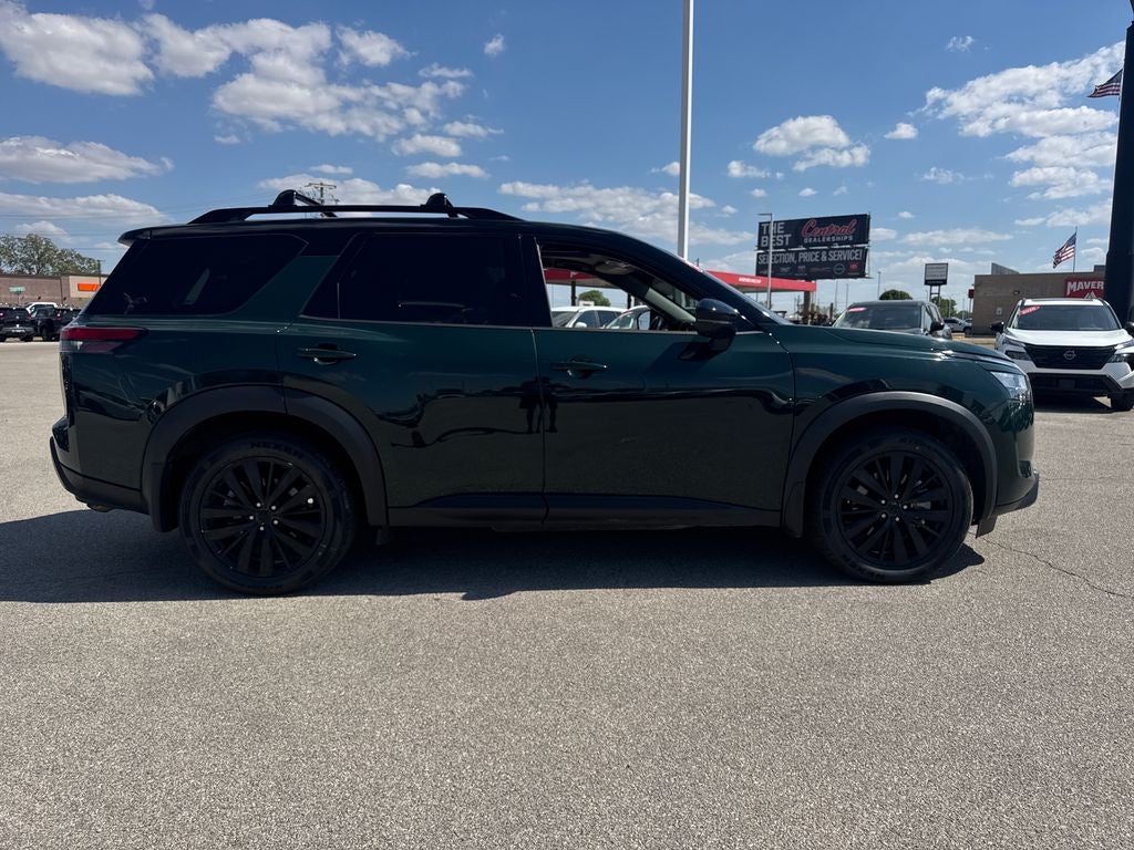 2024 Nissan Pathfinder Platinum
