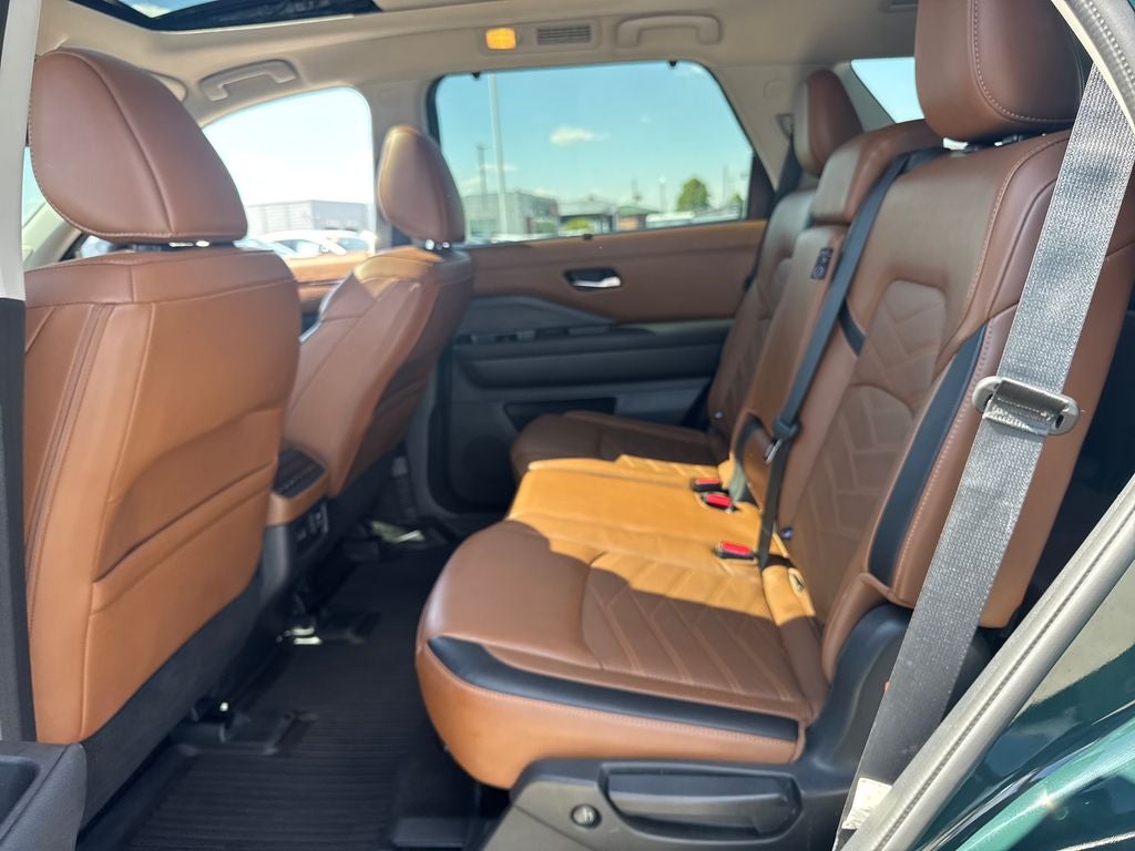 2024 Nissan Pathfinder Platinum
