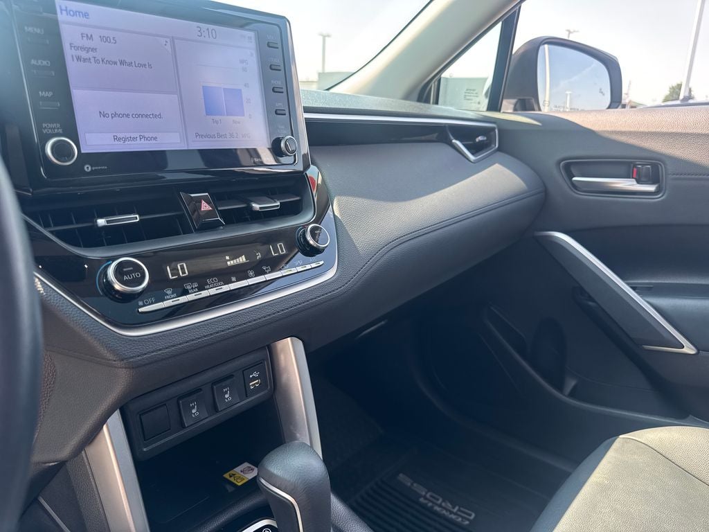 2022 Toyota Corolla Cross XLE