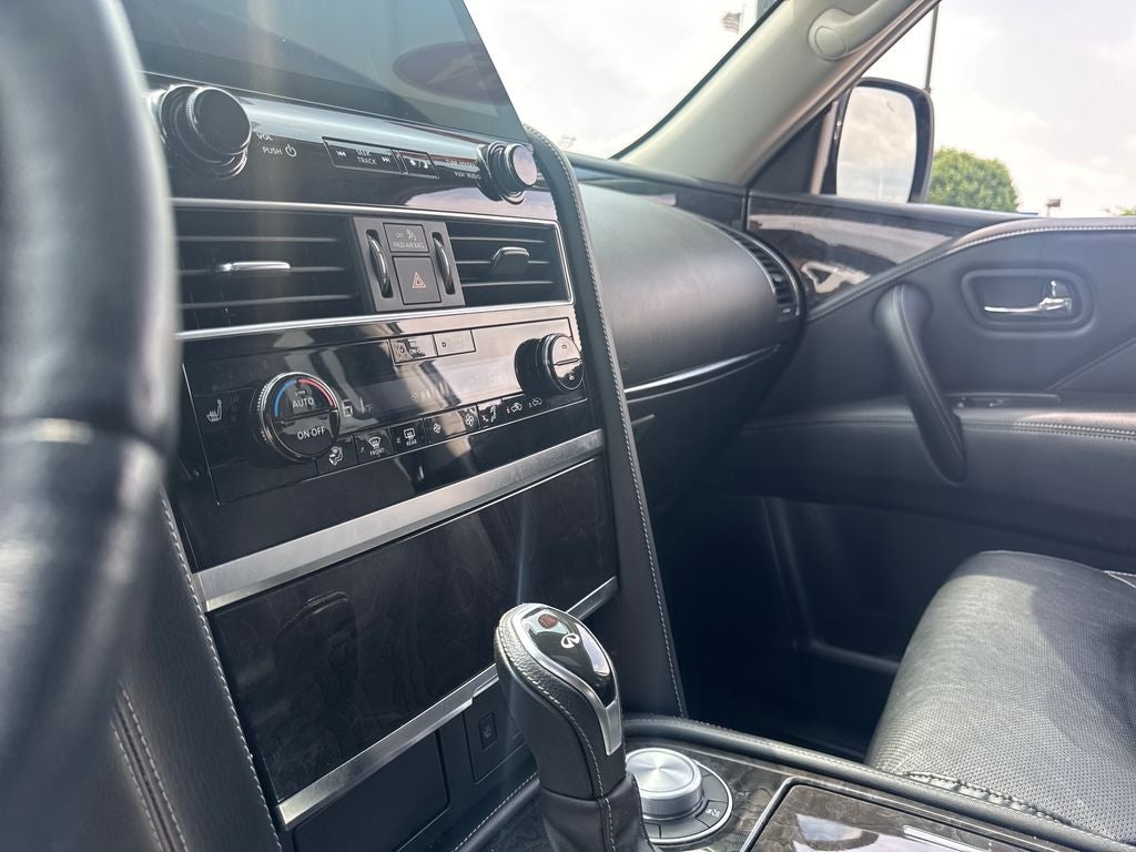 2024 INFINITI QX80 LUXE