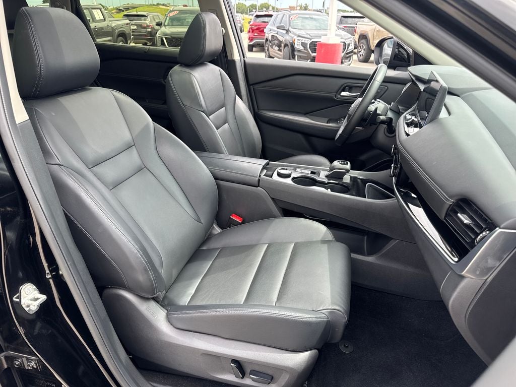 2025 Nissan Rogue SL