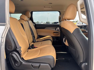 2023 Kia Carnival LX Seat Package