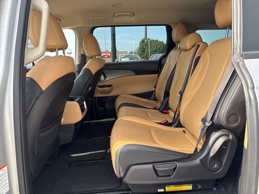 2023 Kia Carnival LX Seat Package