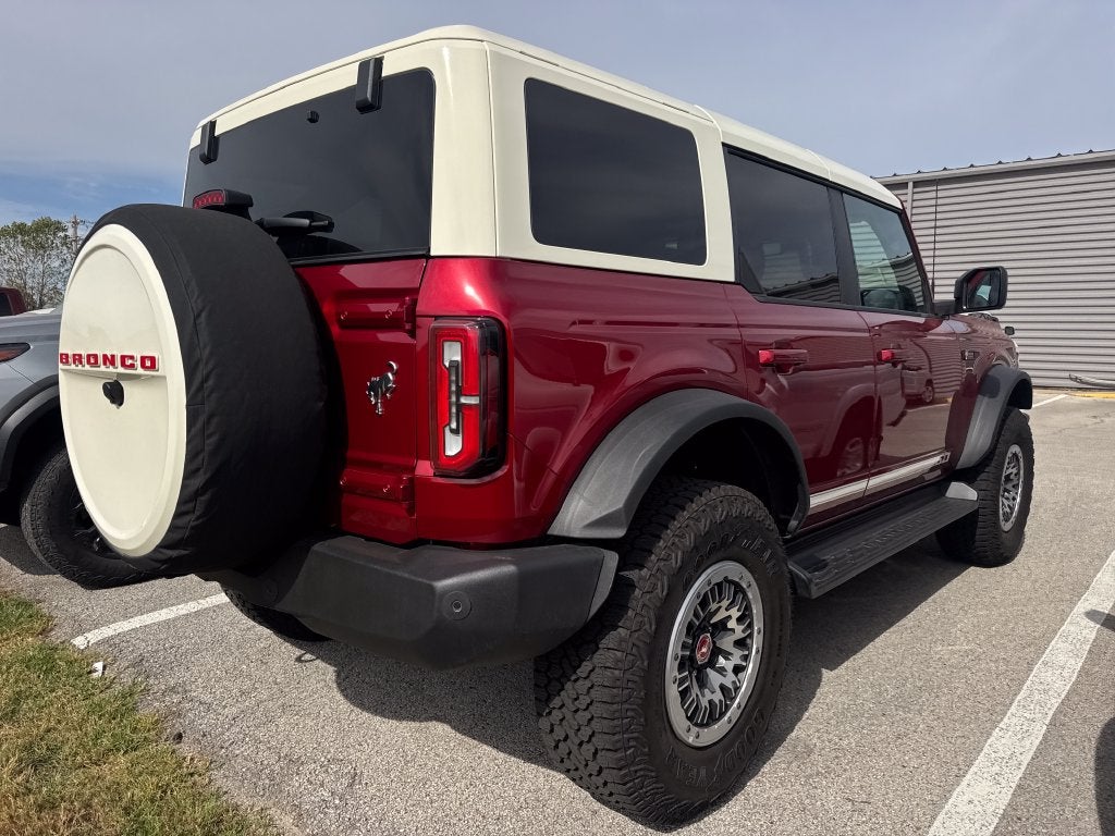 2026 Ford Bronco Outer Banks